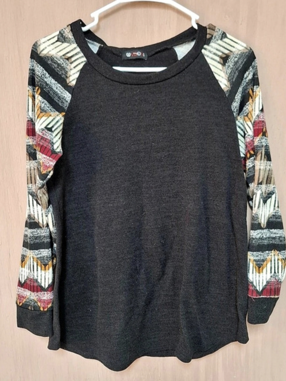 Vision Geometric Long Sleeve Top in Black & Multicolor Size Medium